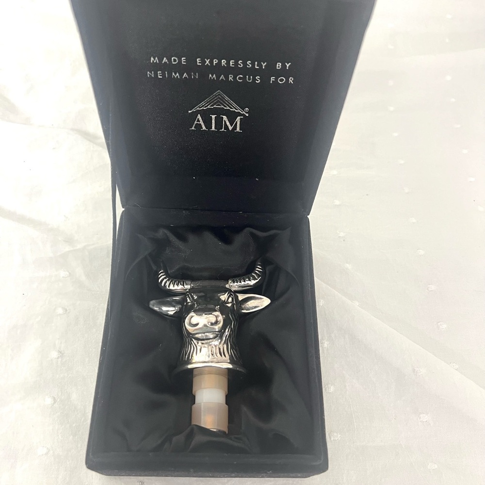 Bottle stopper Neiman Marcus longhorn bull gift bar